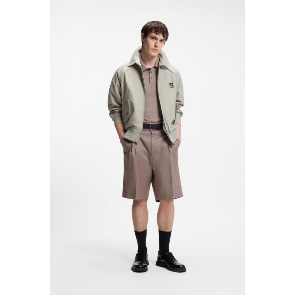 Polo de corte ajustado