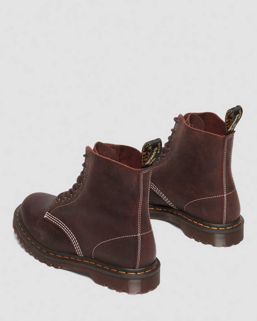 Botas con cordones