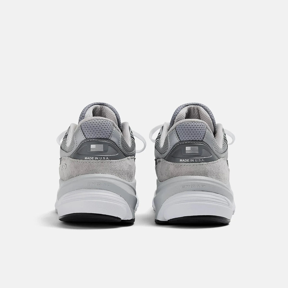 Tenis color blanco y gris