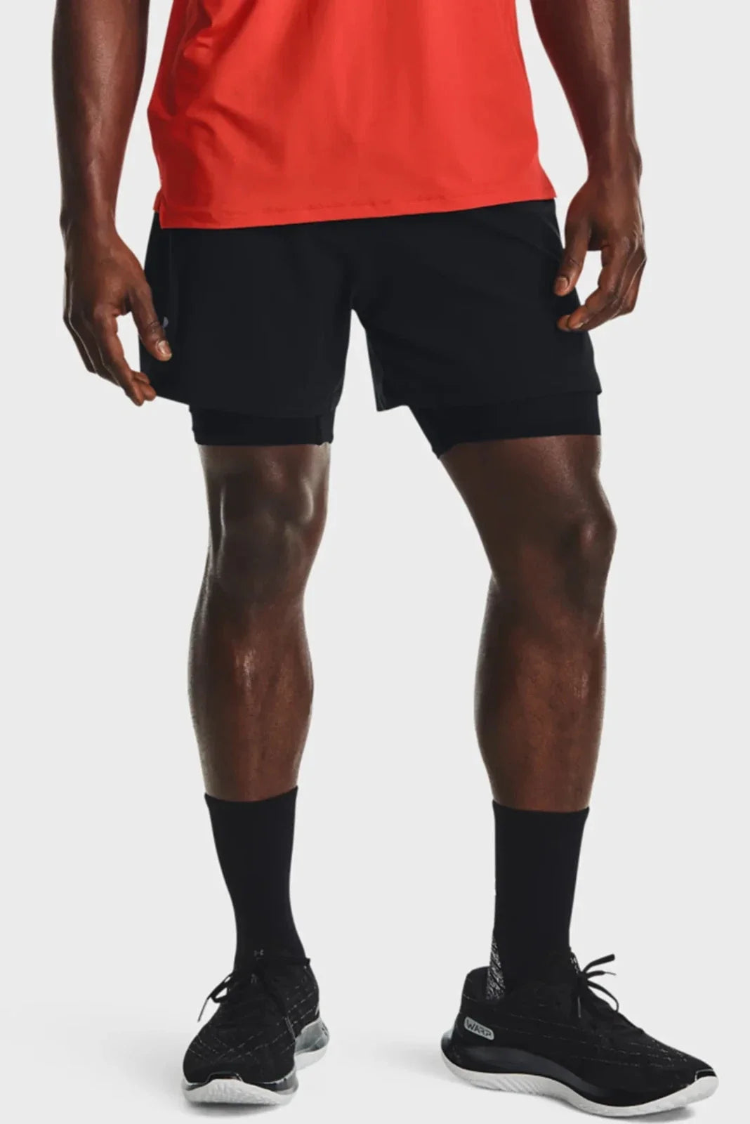 Short de hombre color negro