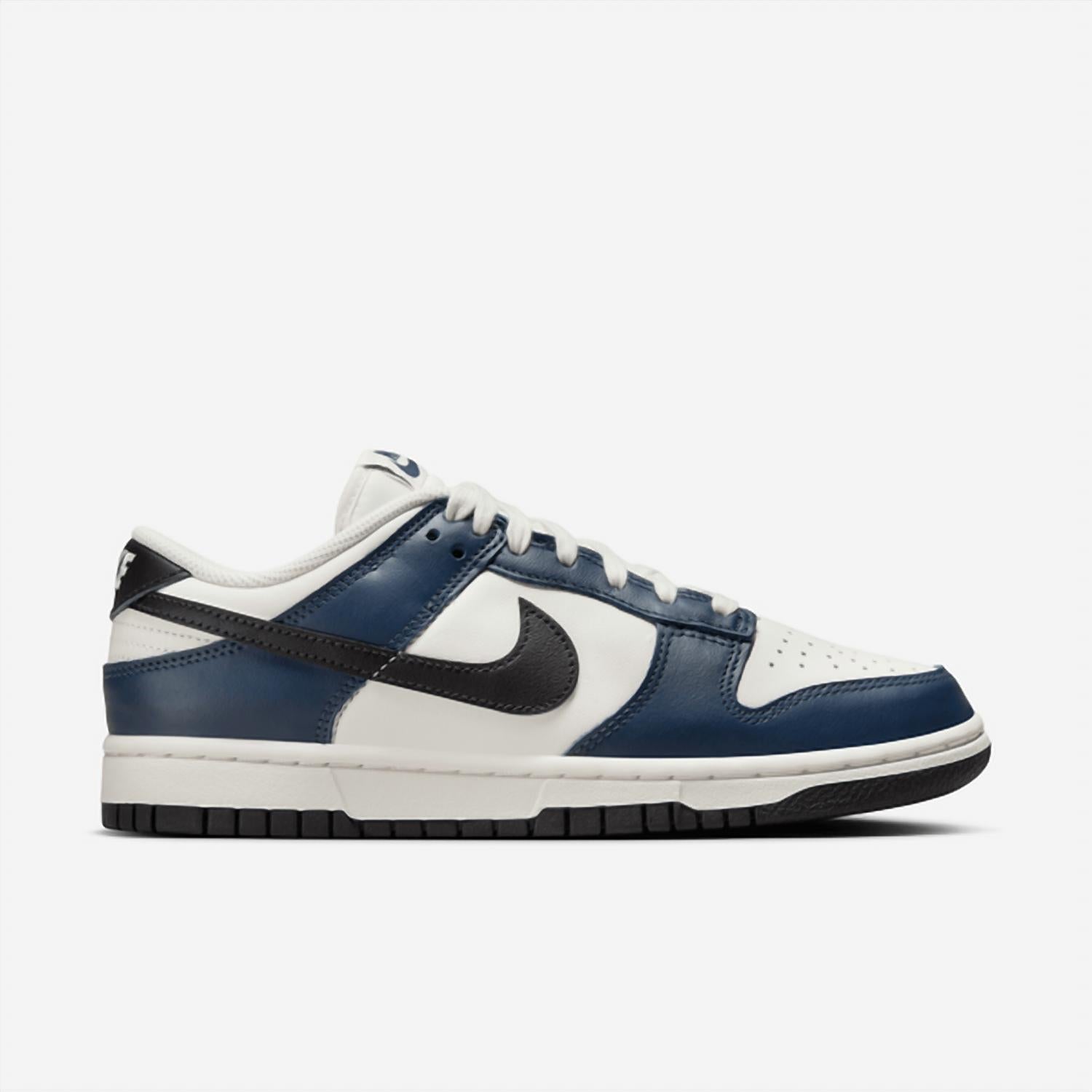 Tenis de mujer color azul marino y negro