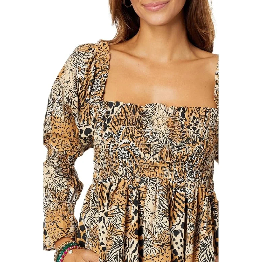 Vestido de mujer con escote cuadrado con pliegues