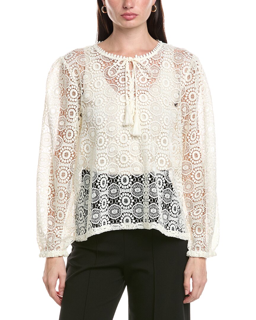 Vince Camuto con Encaje Circular y Borla