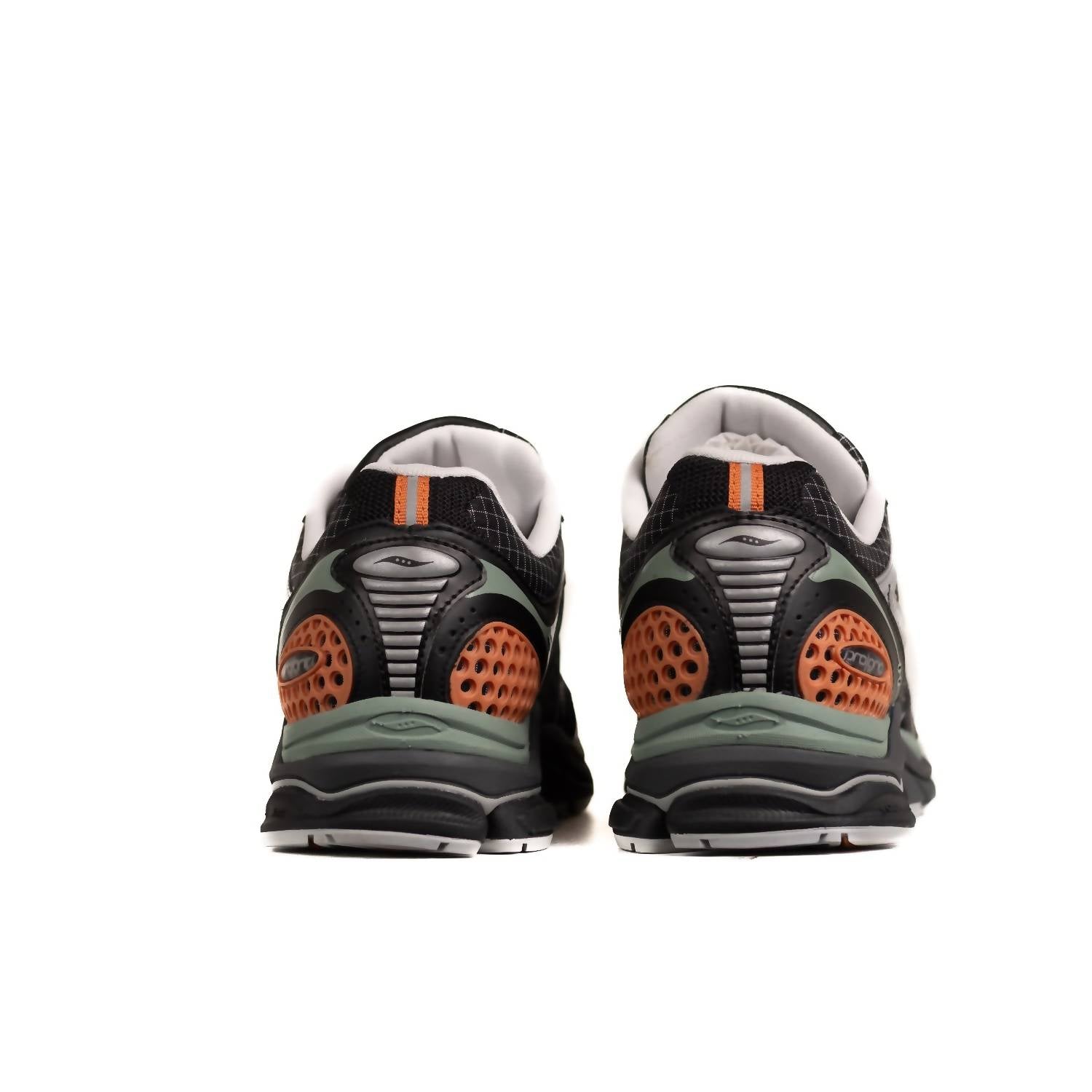 Tenis de hombre color plateado