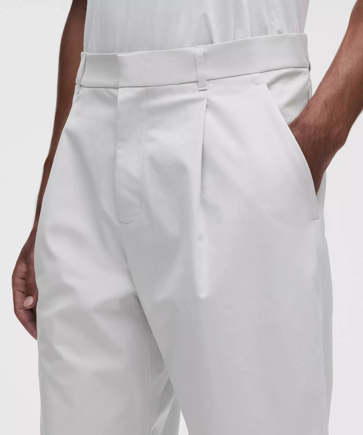 Pantalón con pliegues