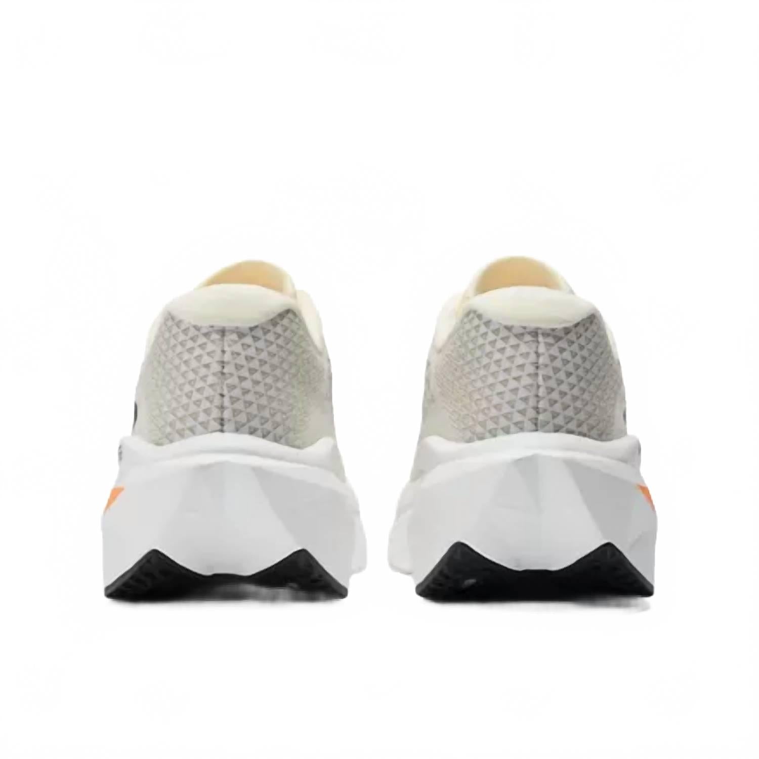 Tenis de hombre color naranja y beige