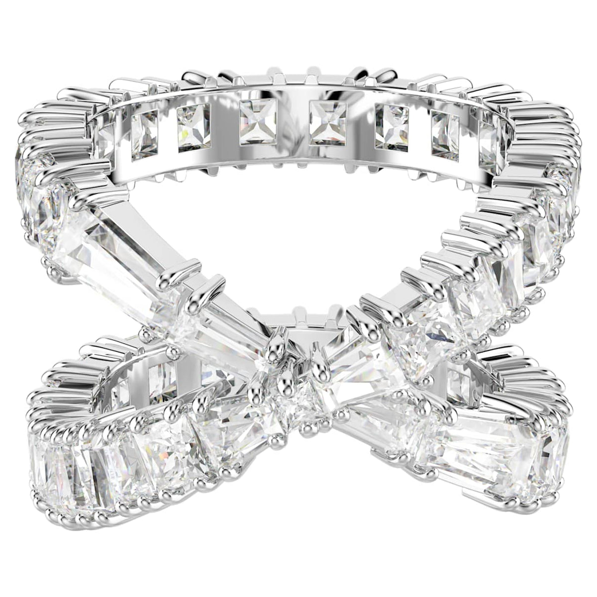 Anillo color blanco y plateado