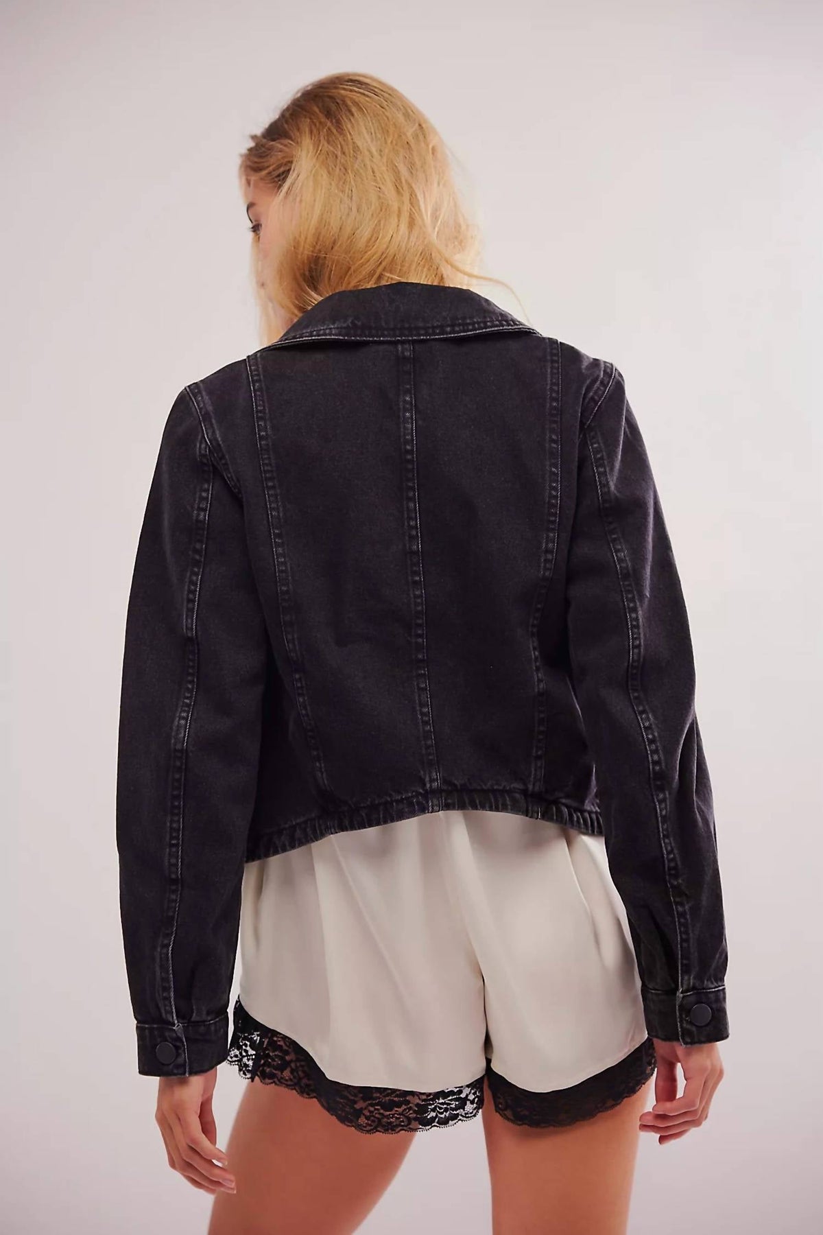 Chaqueta de mezclilla color negro