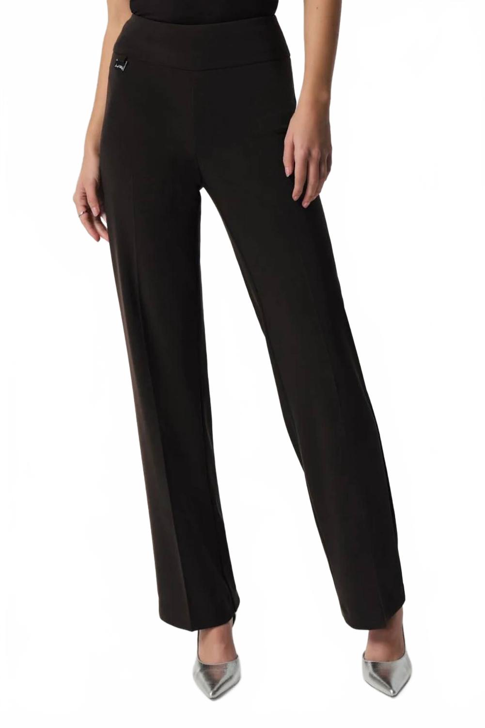 Pantalón de corte recto color negro