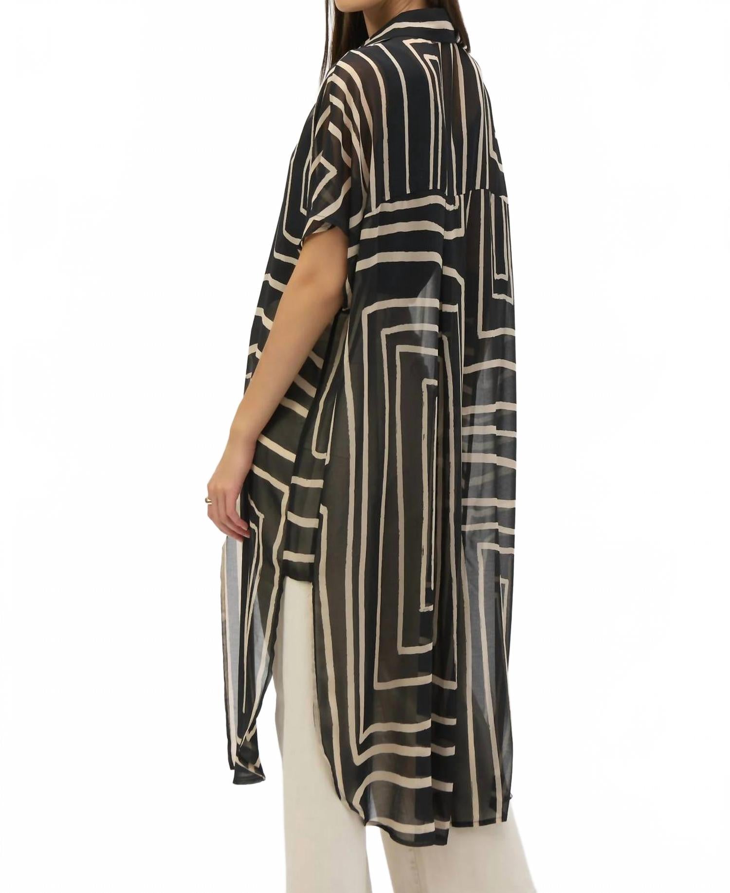 Blusa de gasa color negro y beige