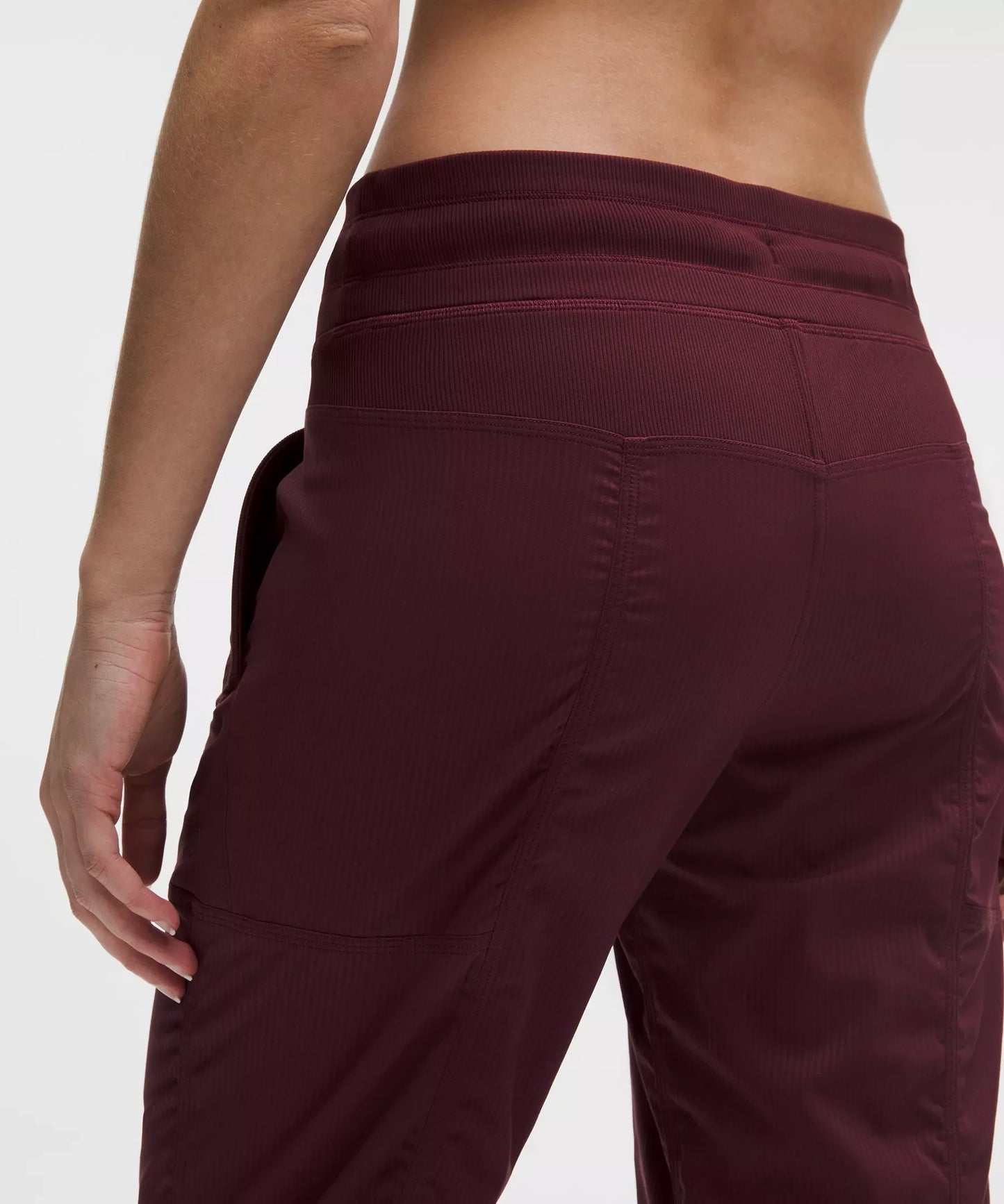 Pantalón de tiro medio