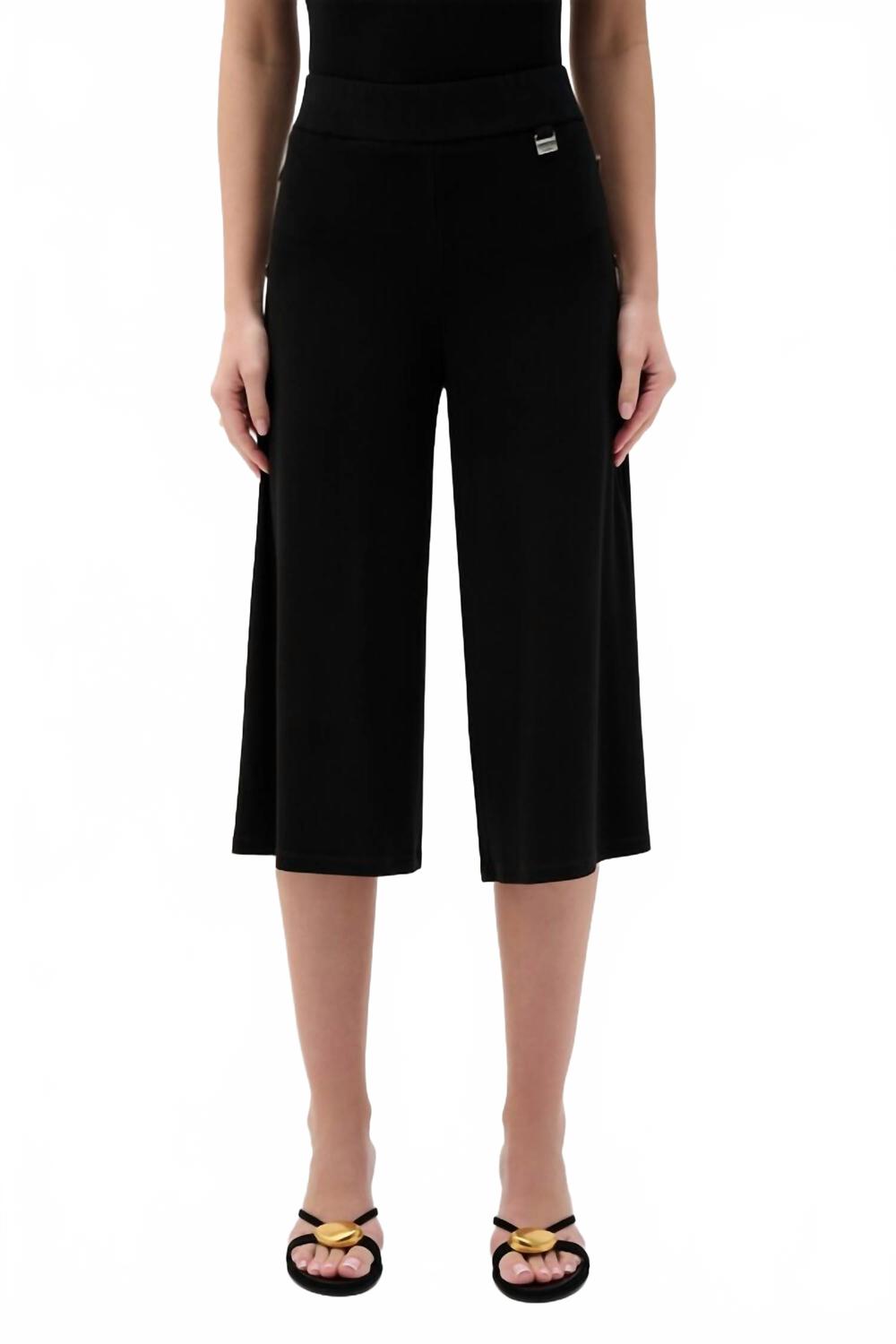 Pantalón de pierna ancha color negro