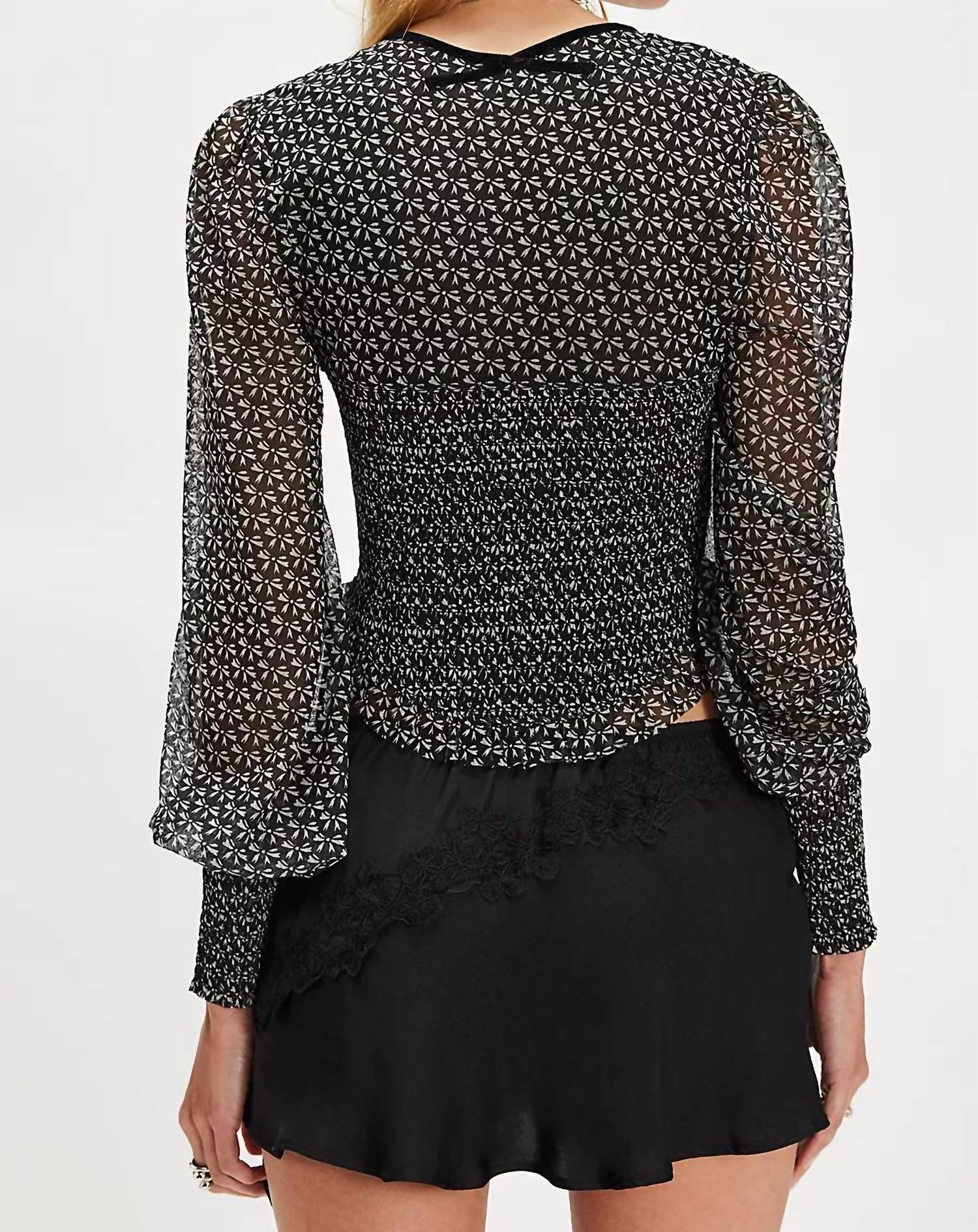 Top color negro
