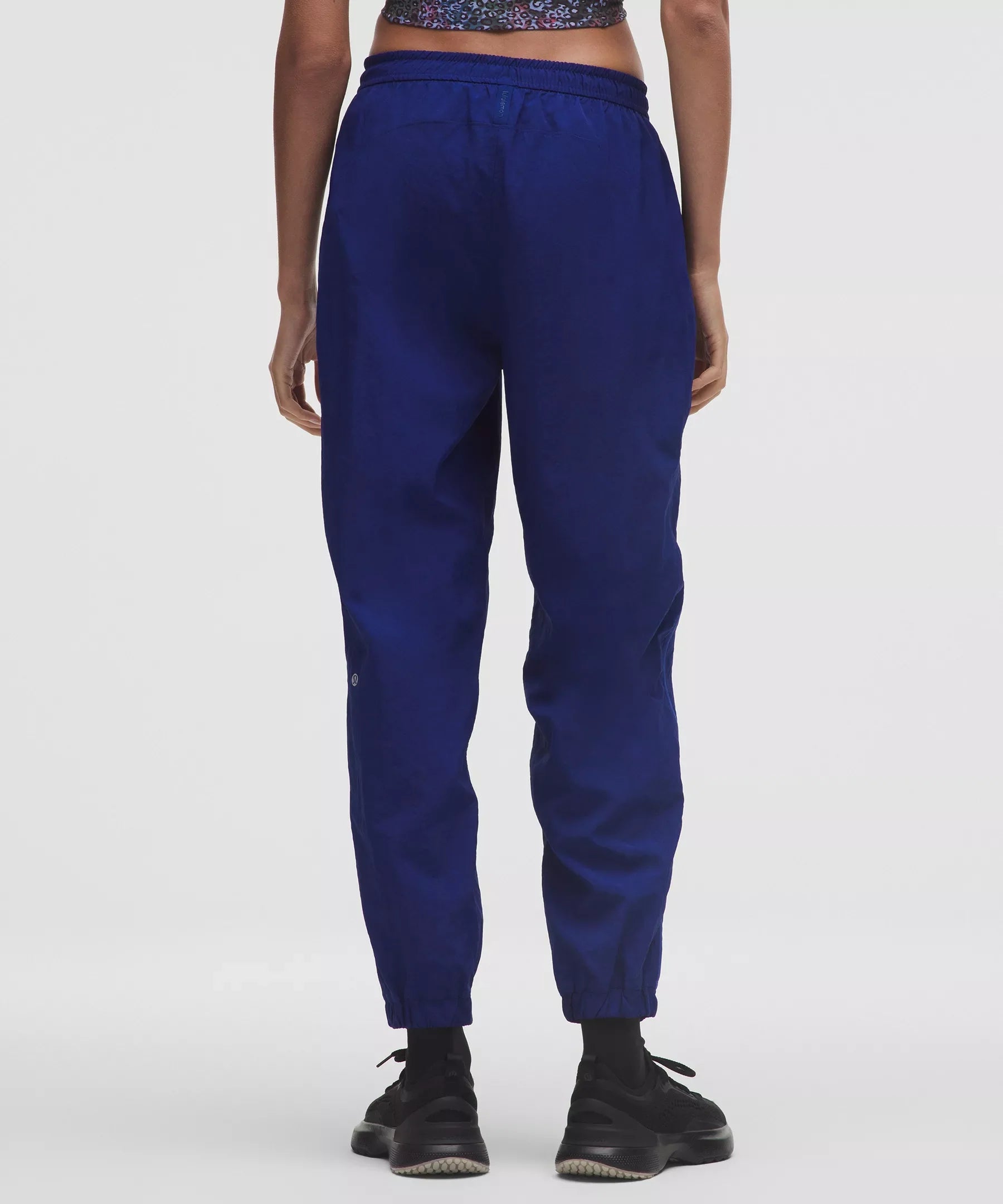 Pantalón deportivo de tiro medio