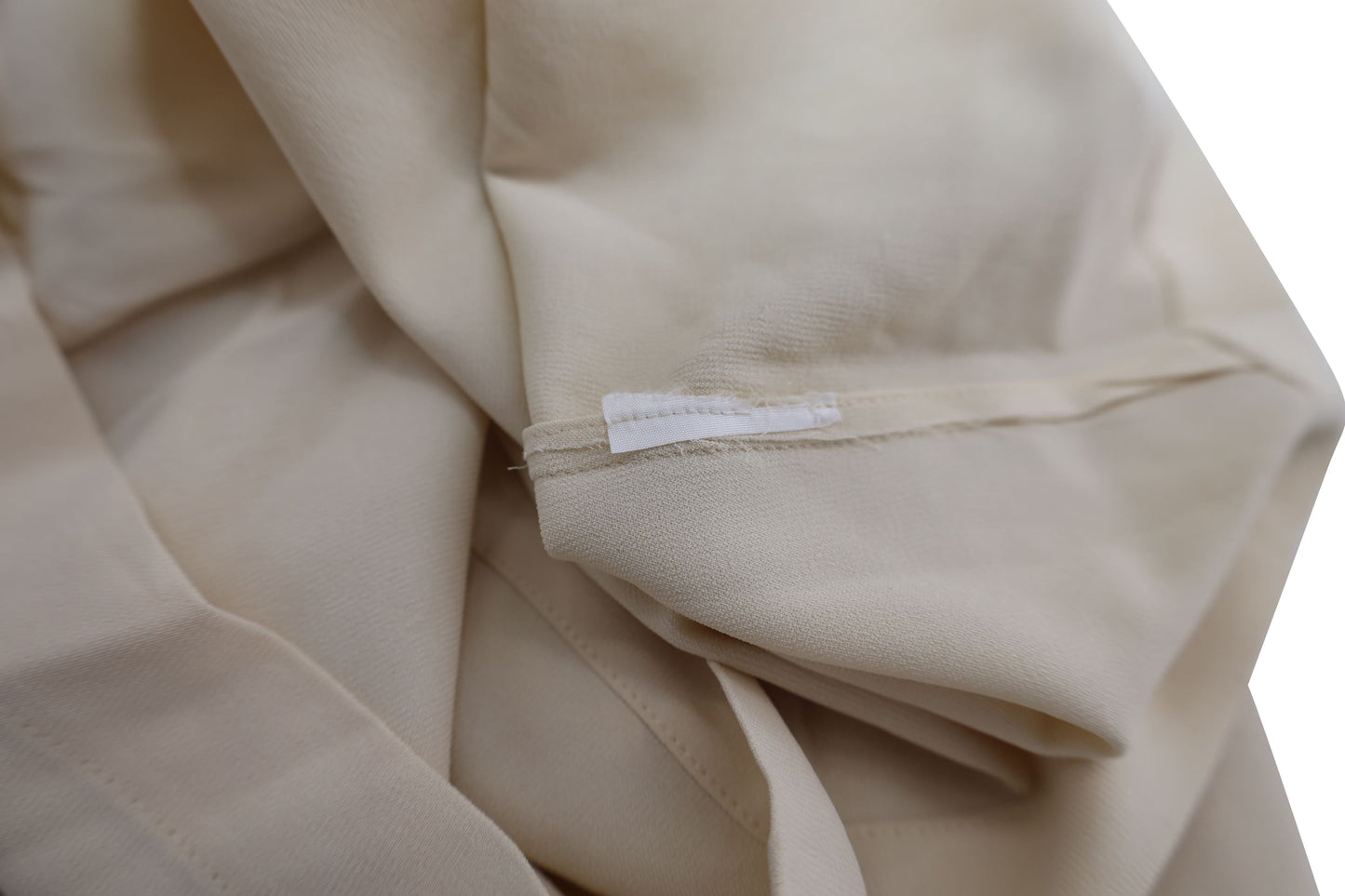 Blusa de manga larga color beige