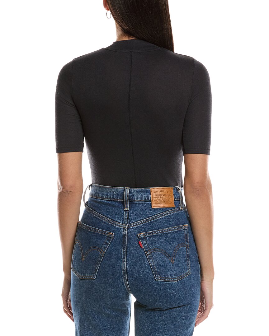 Camisa con cuello alto