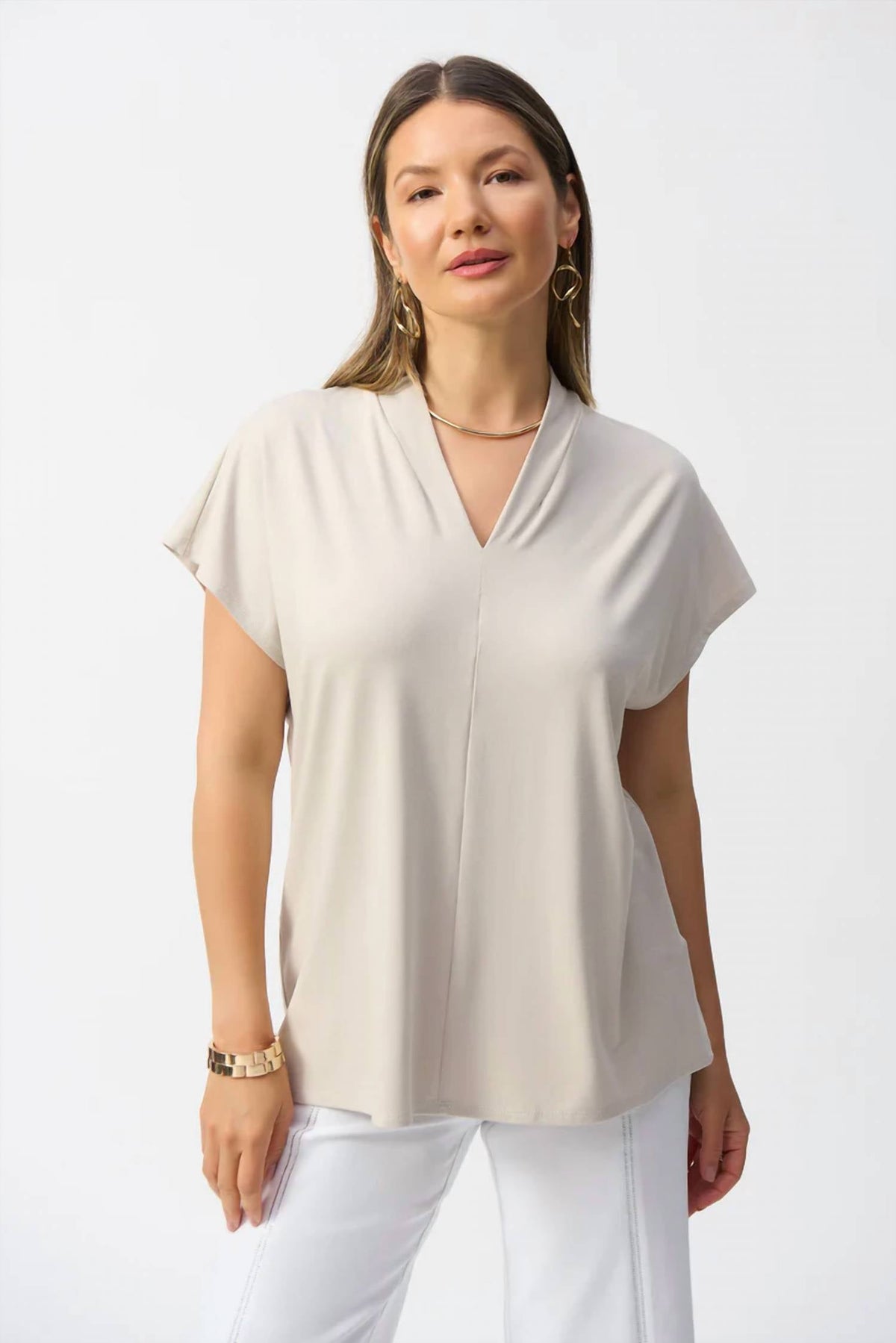 Short de manga corta con cuello en V