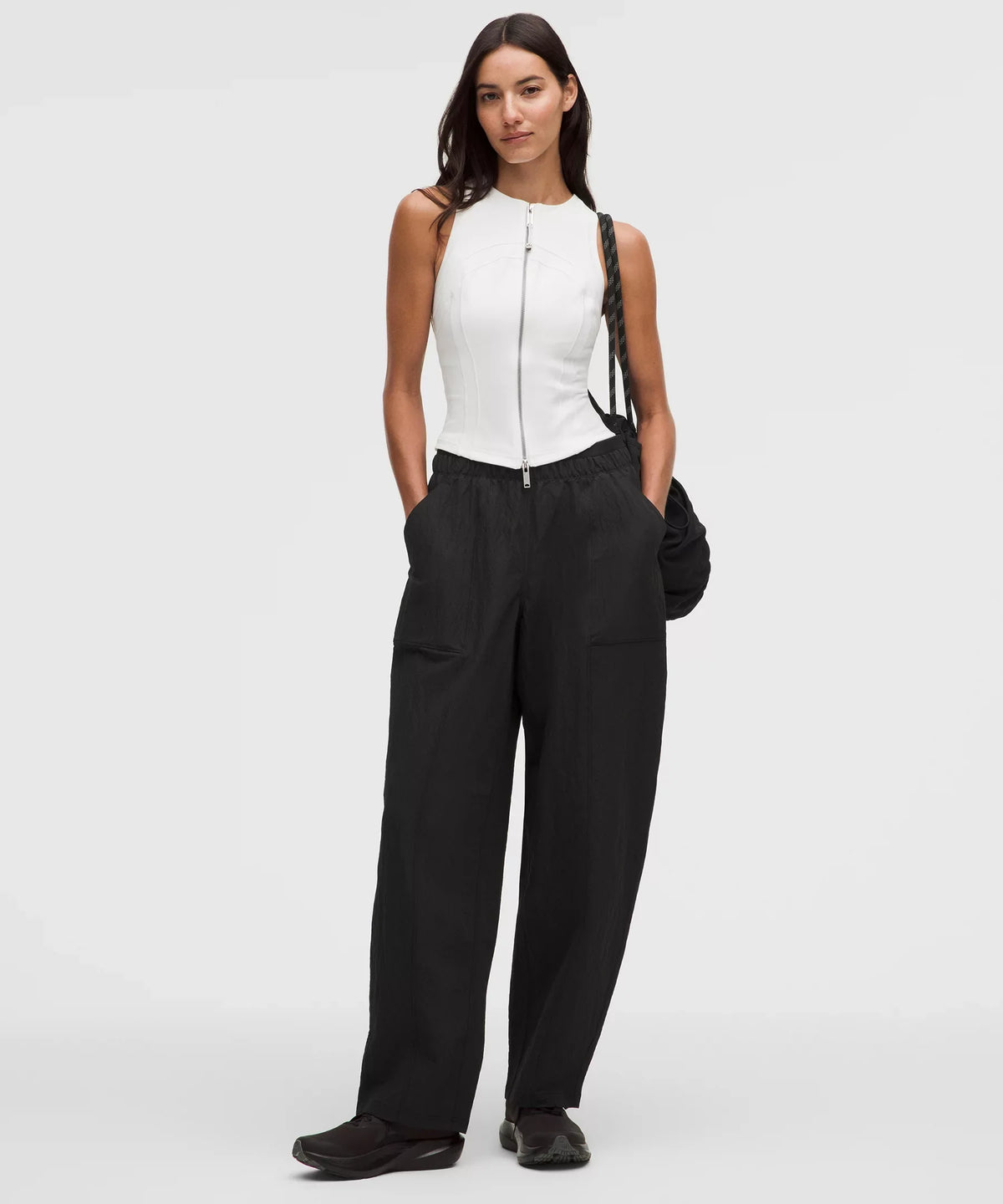 Pantalón de nailon de tiro medio