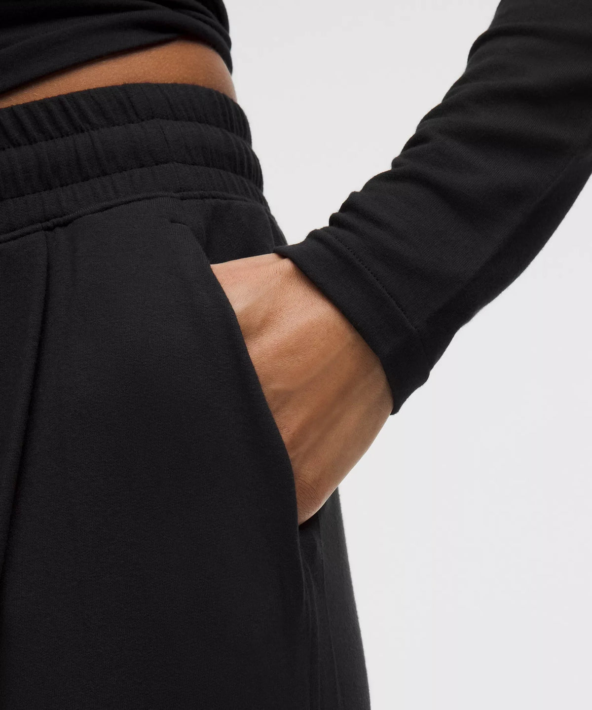 Pantalón de pierna ancha de tiro alto con pliegues
