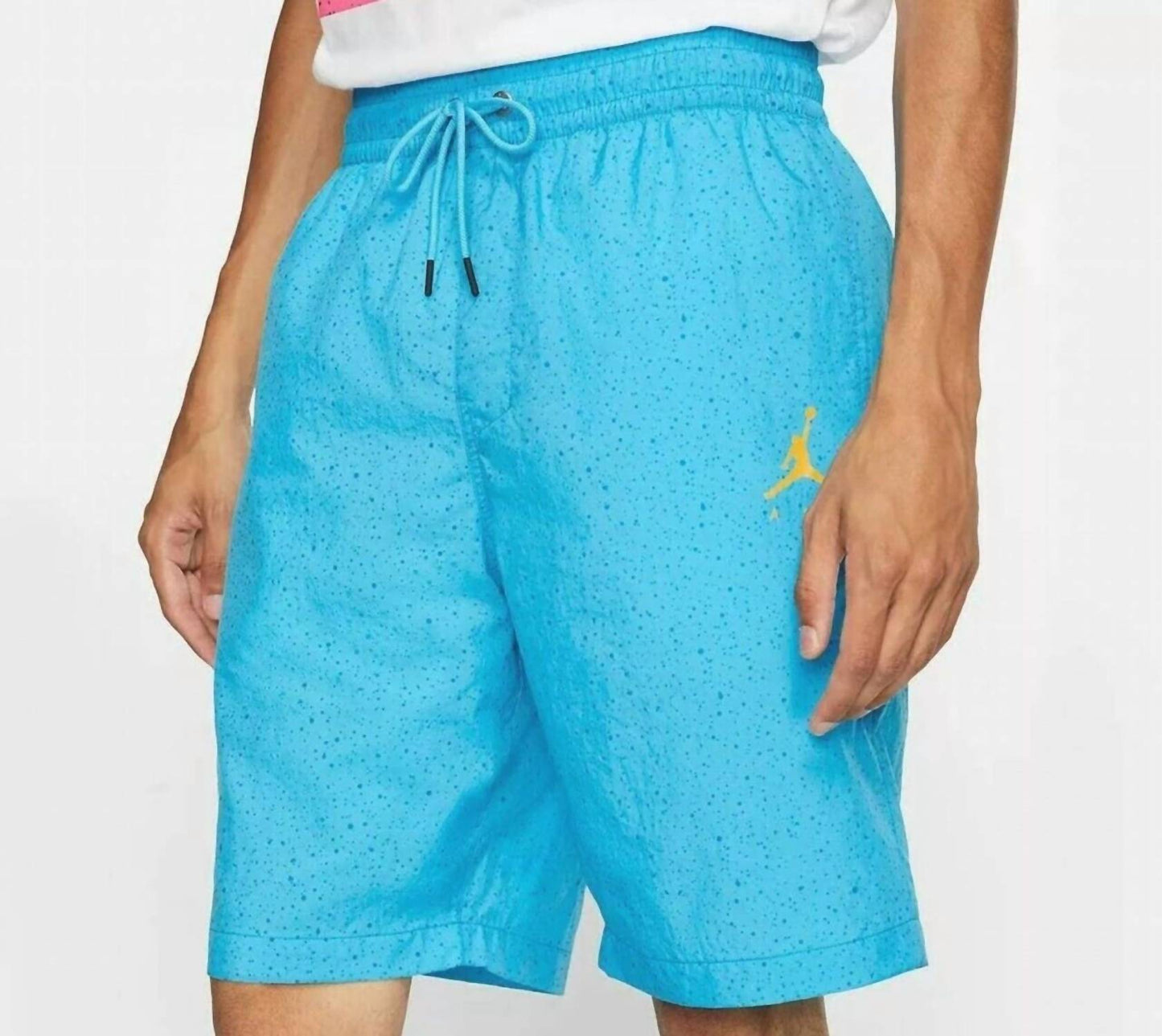 Short de hombre color azul claro y dorado