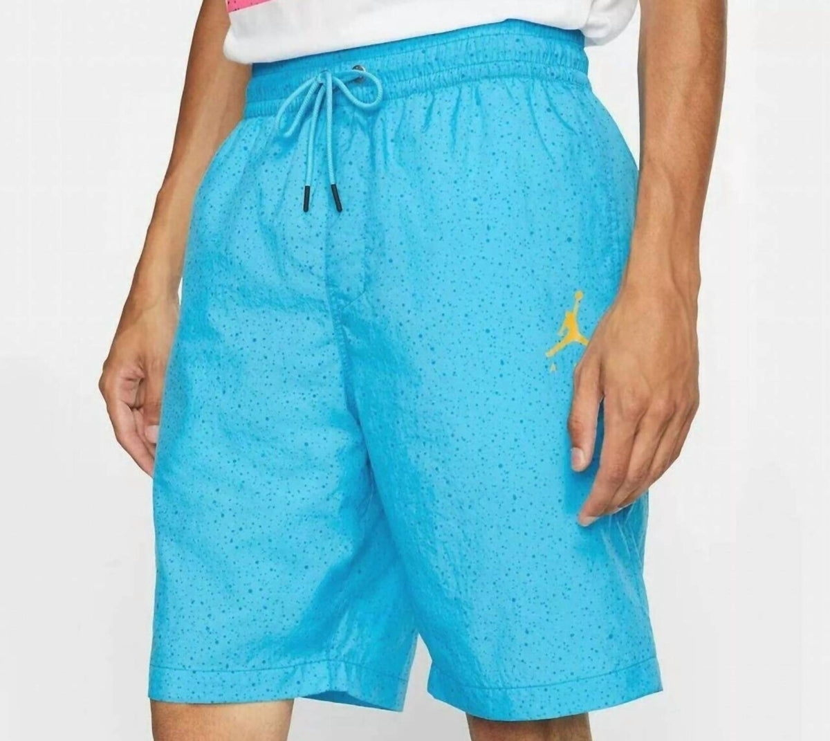Short de hombre color azul claro y dorado