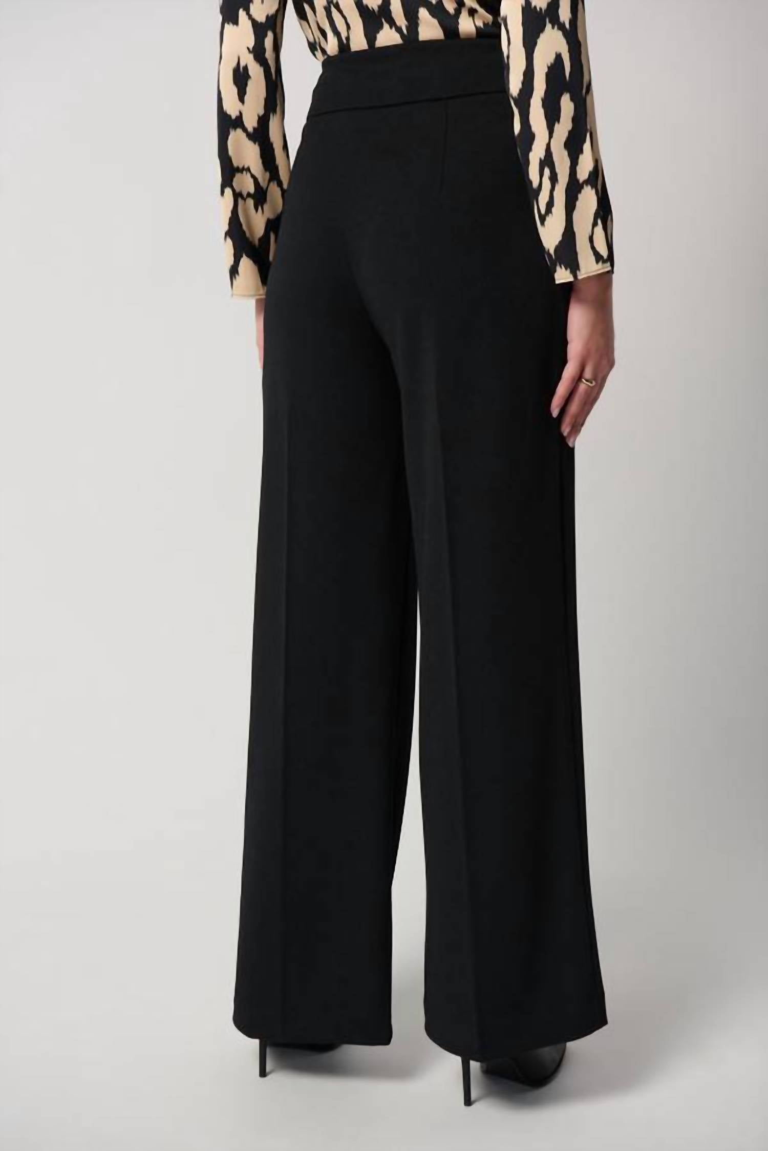 Pantalón de pierna ancha color negro