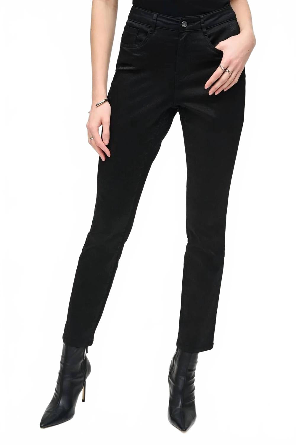 Pantalón de mezclilla color negro