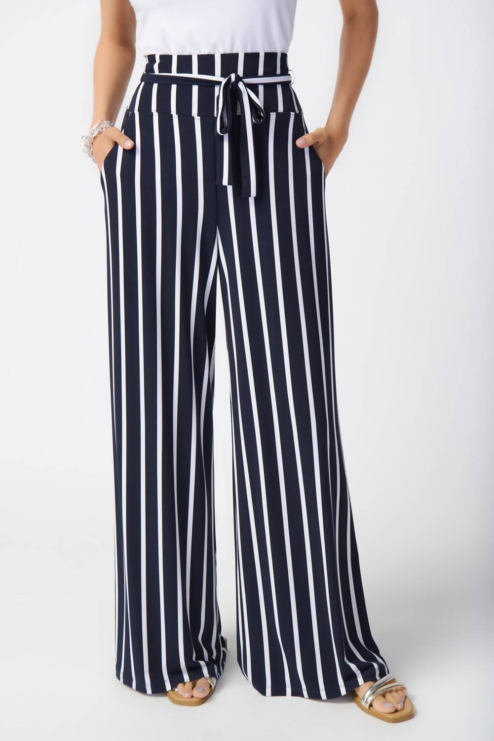Pantalón de pierna ancha a rayas color azul