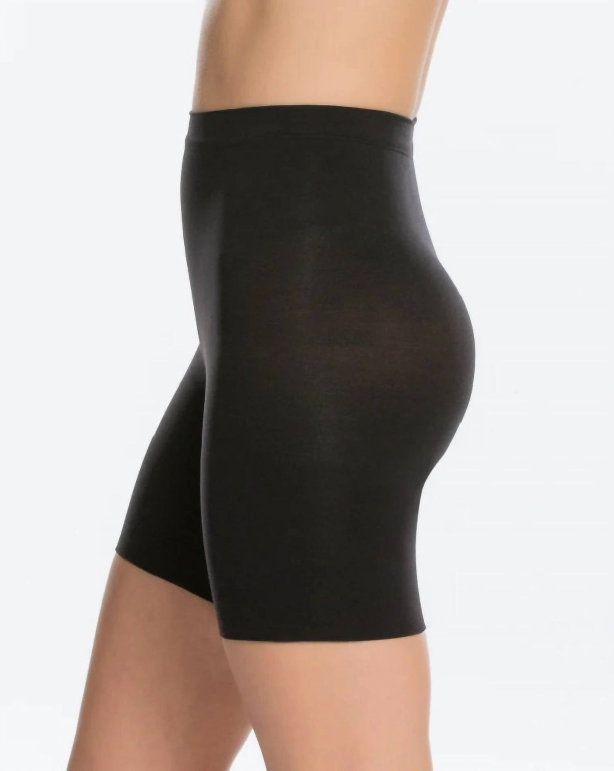 Short color negro