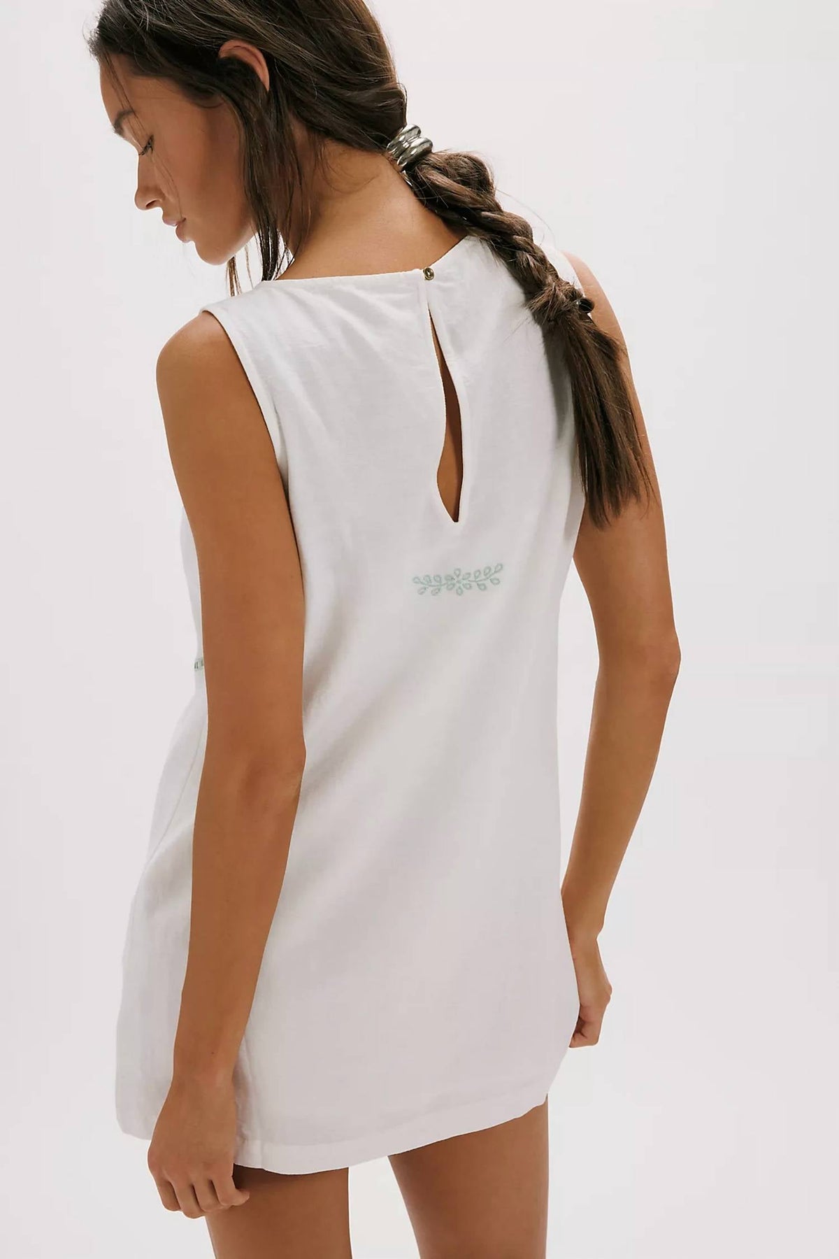Vestido corto color marfil