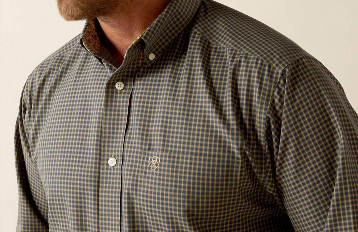 Camisa color azul marino