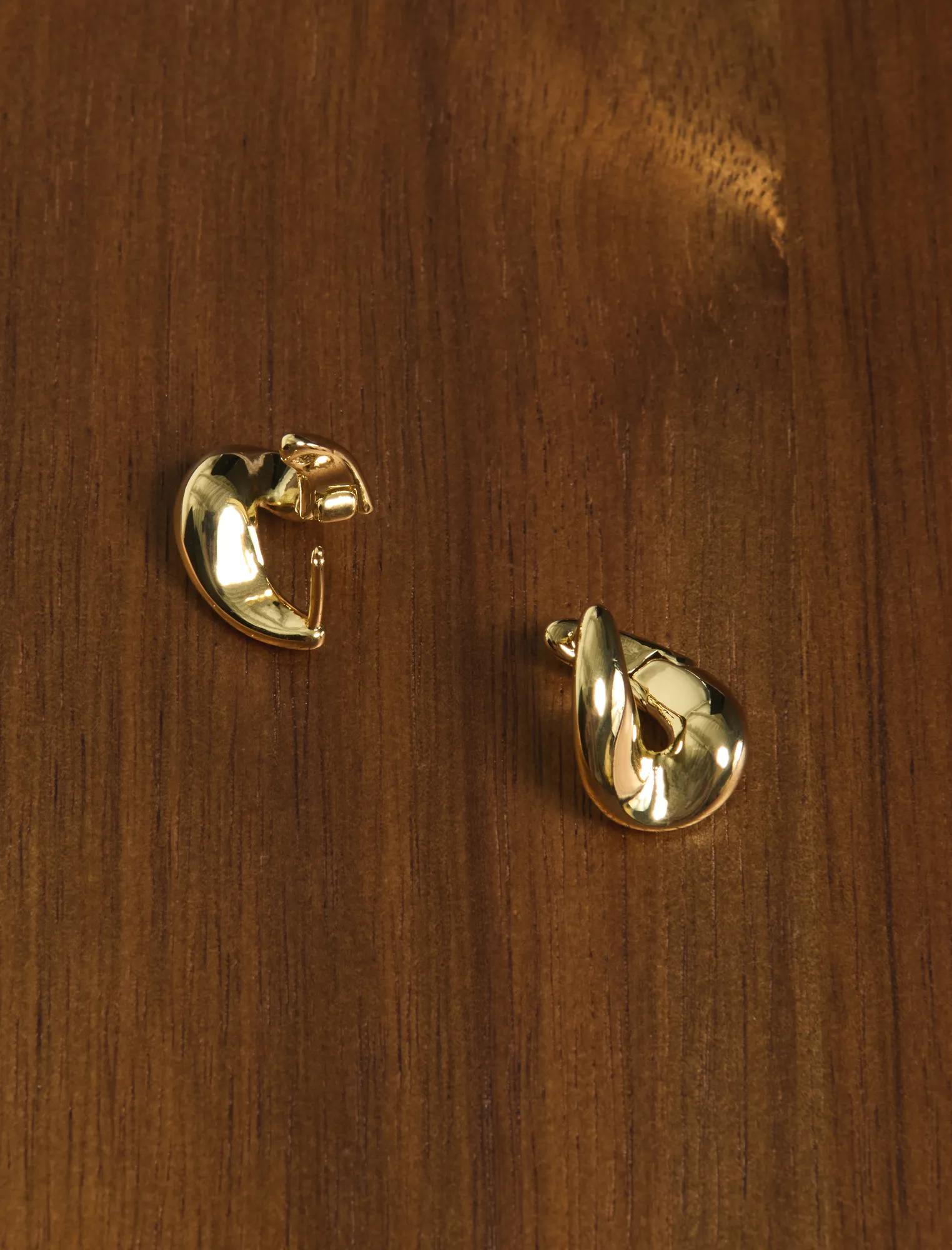 Aretes color dorado