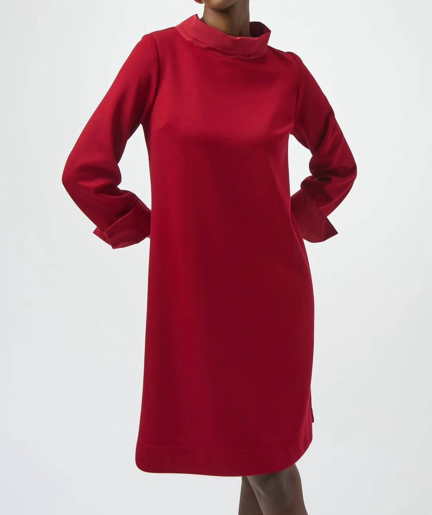 Vestido con cuello alto