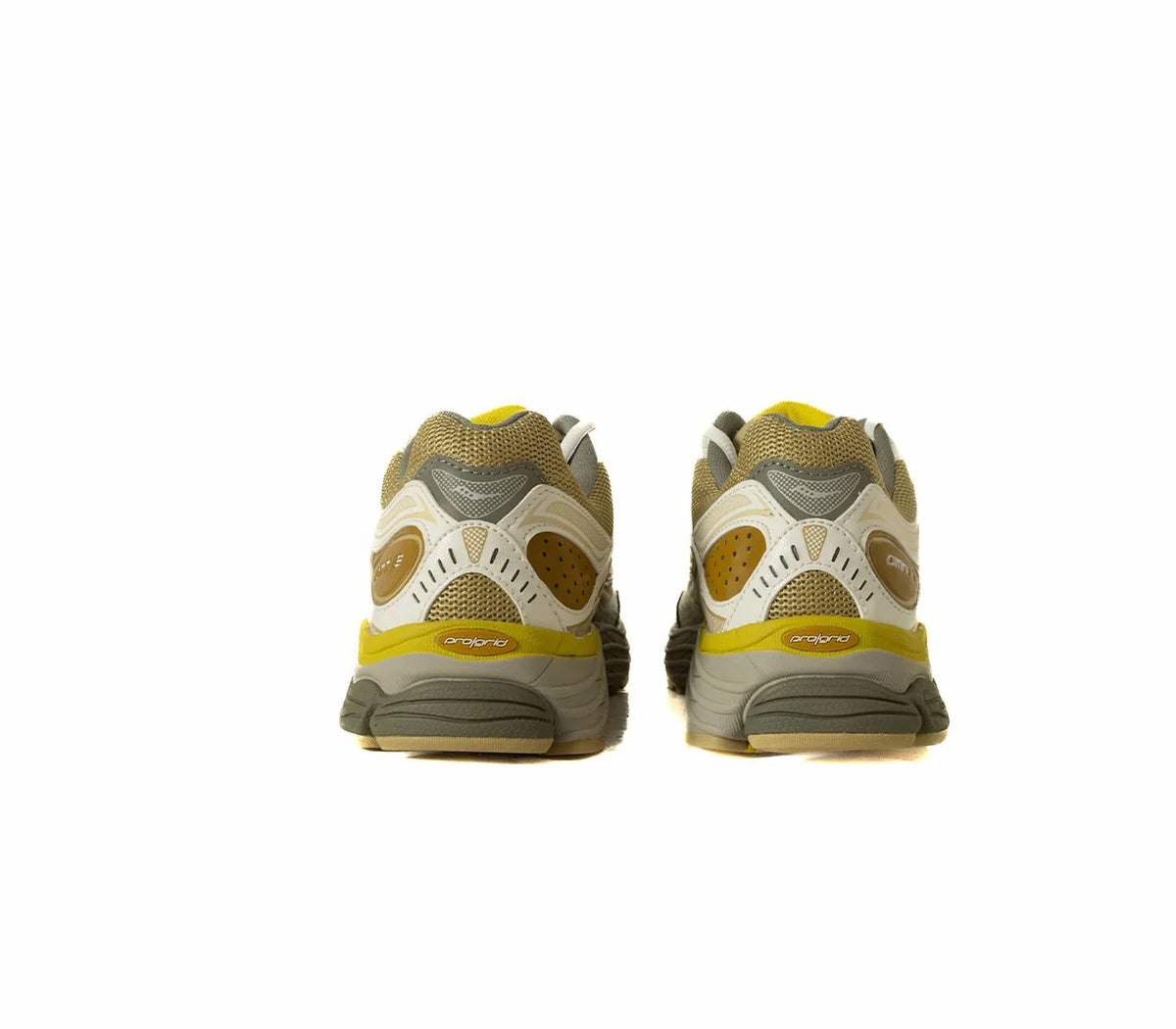Tenis de hombre color marfil