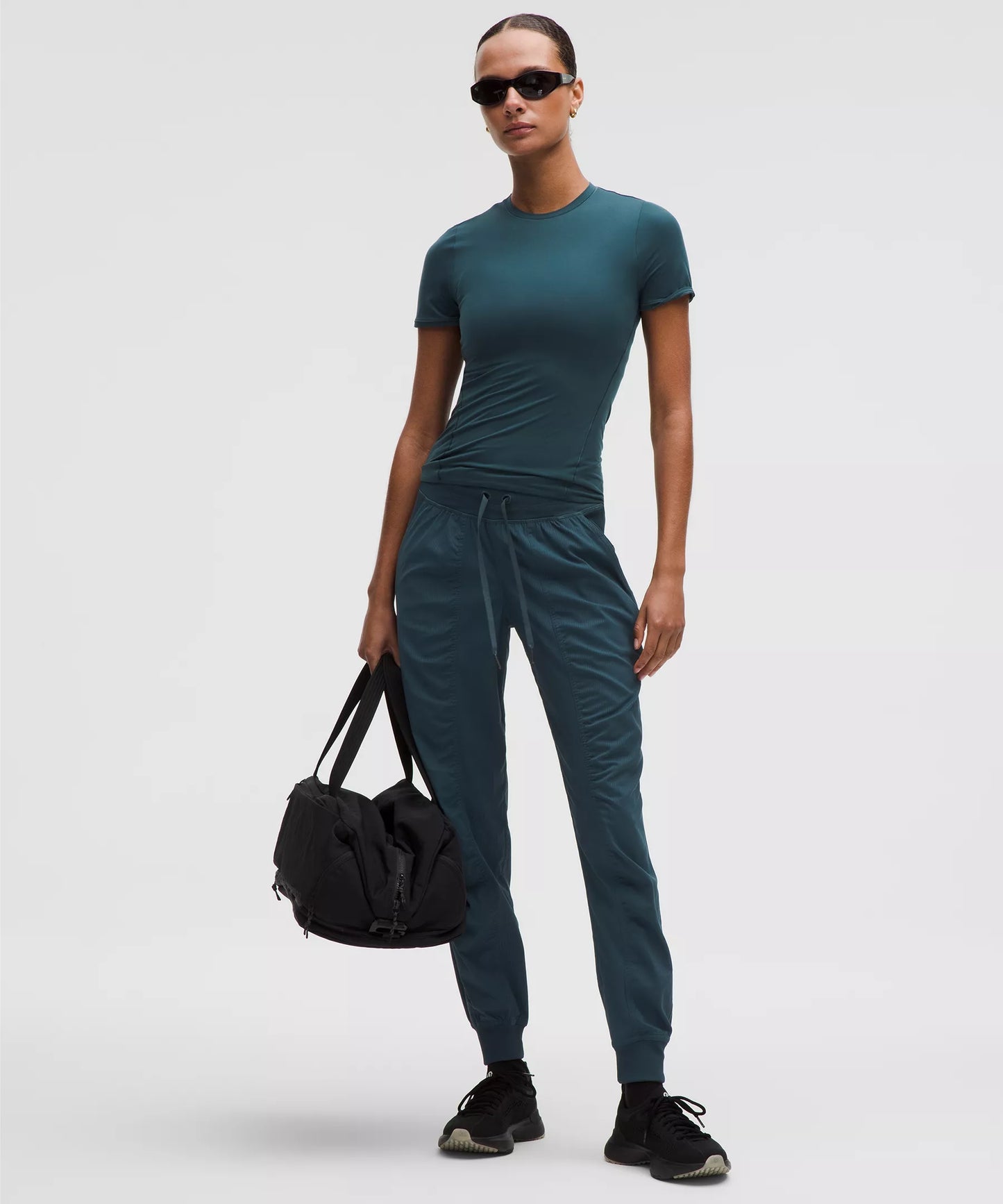 Pantalón deportivo de tiro medio