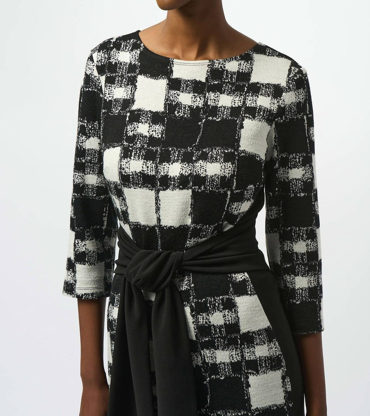 Vestido de mujer color negro y crema