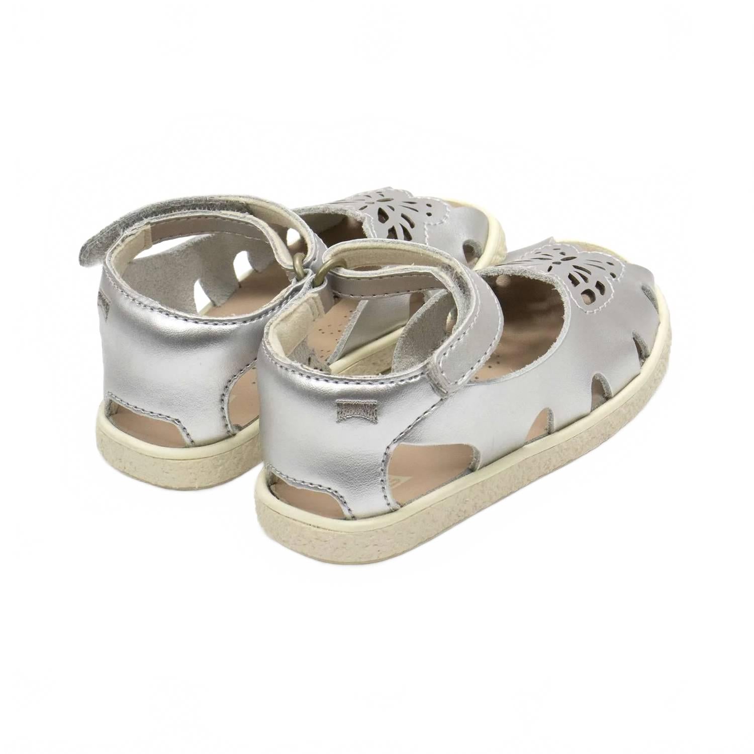 Sandalias infantil color plateado