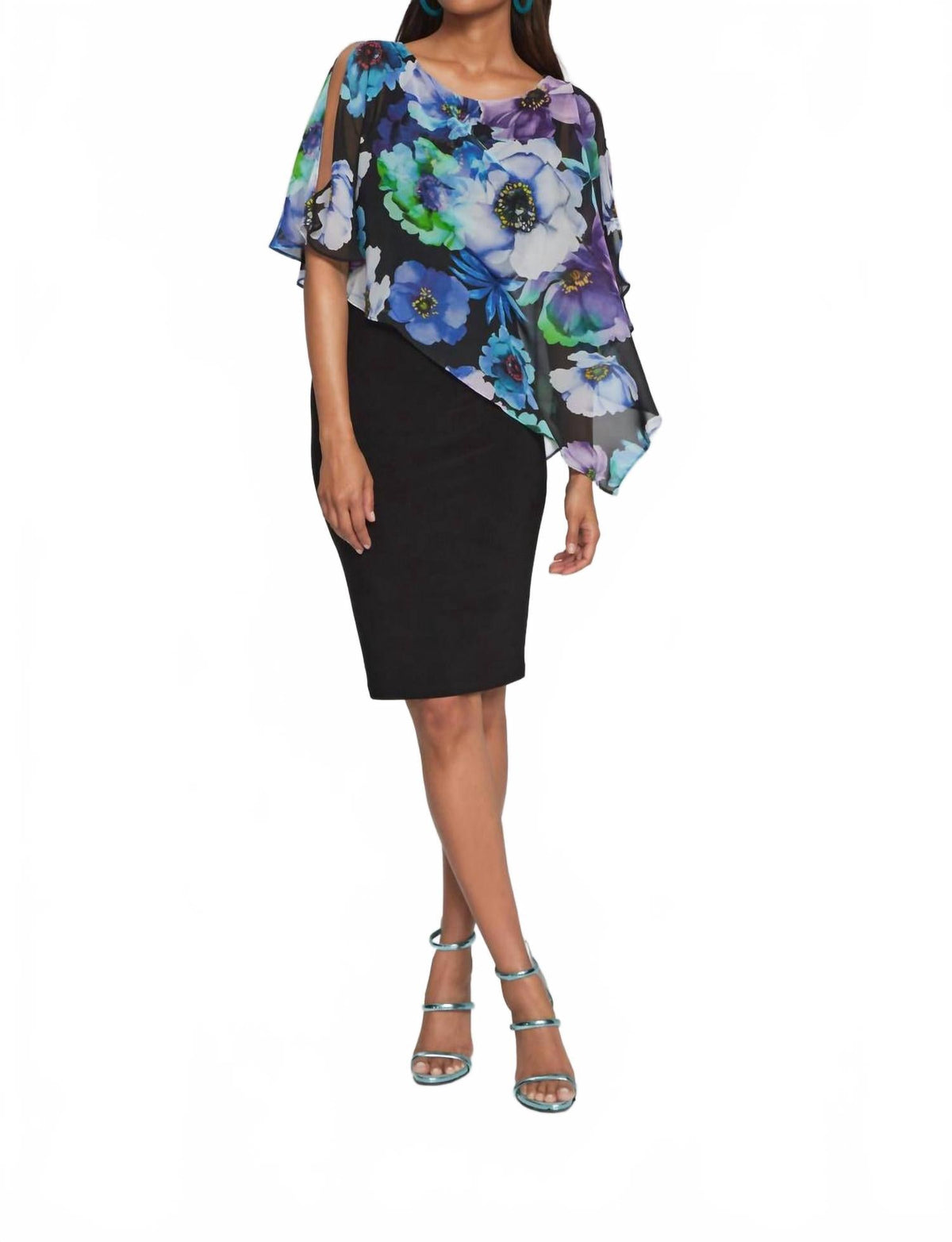 Vestido con estampado floral color negro y azul