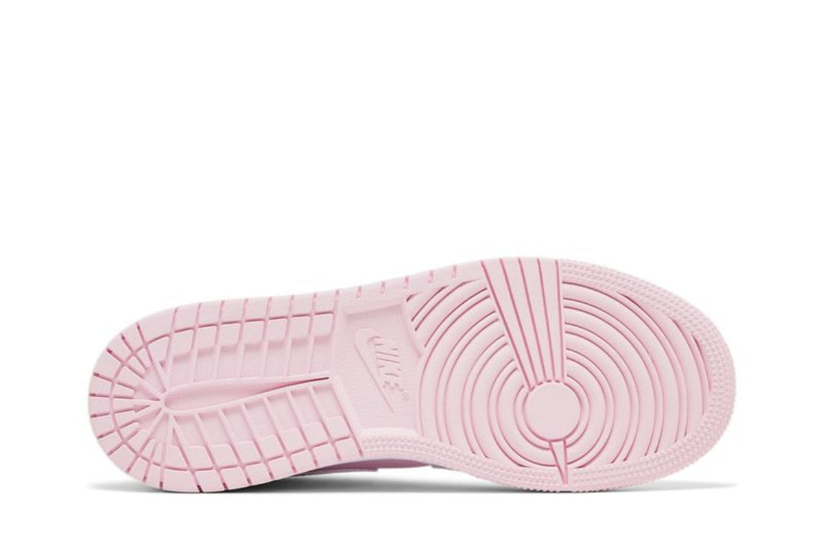 Calzado de mujer color blanco y rosado y rojo