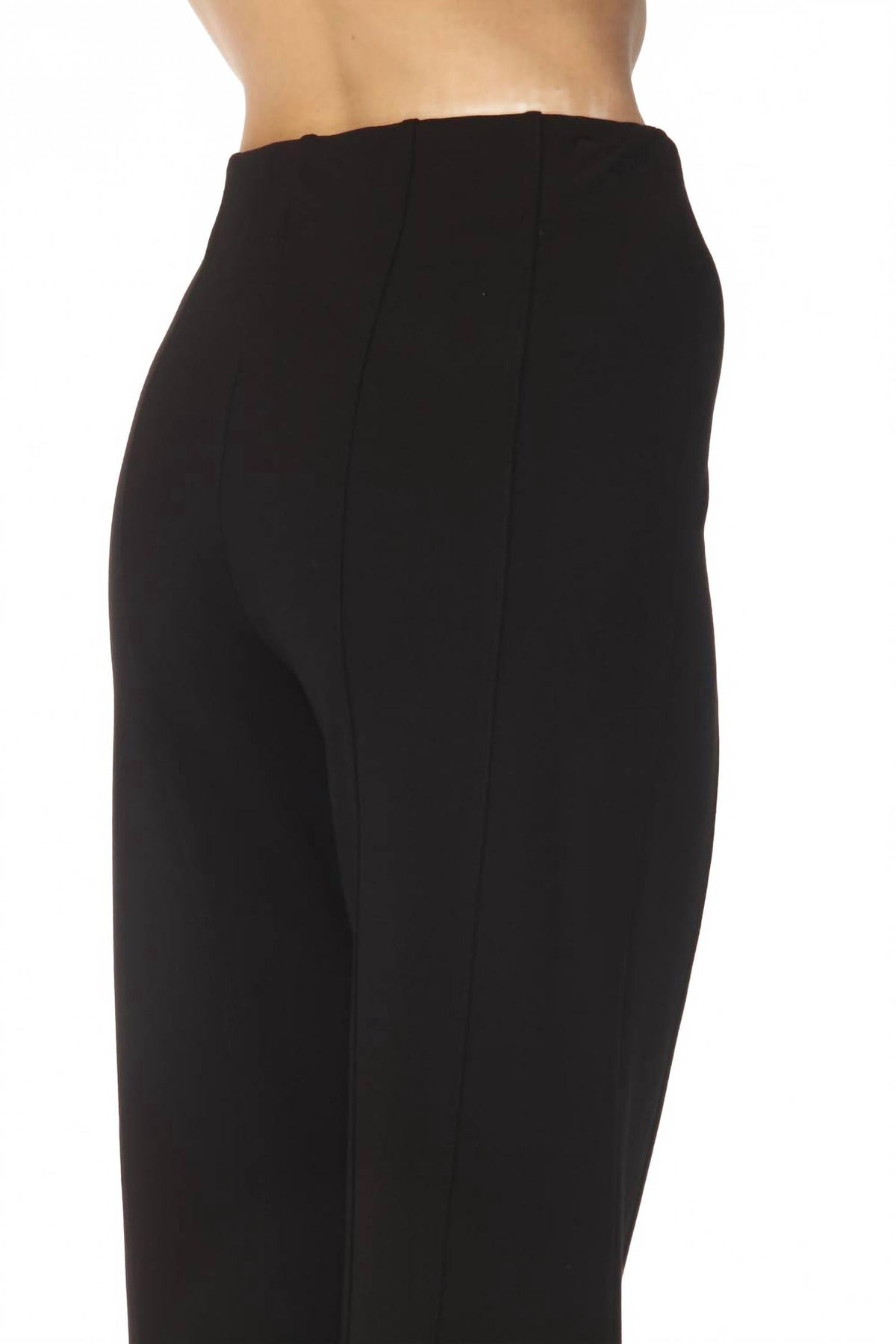 Pantalón de pierna ancha color negro