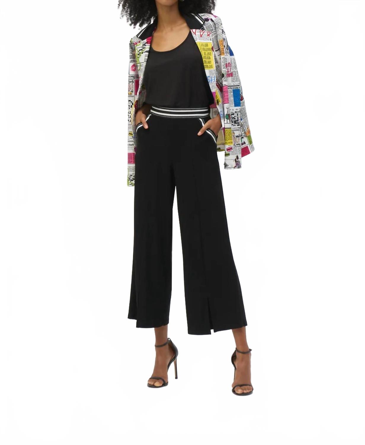 Top sin mangas color negro