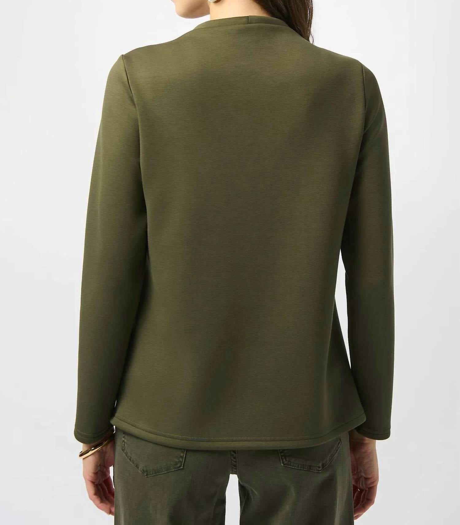 Chaqueta con cuello en V color caqui