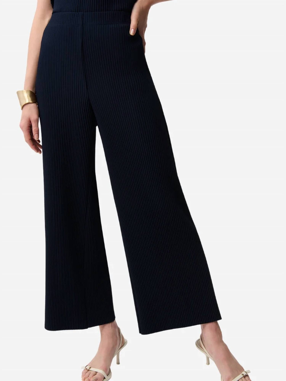 Pantalón de pierna ancha con pliegues color azul
