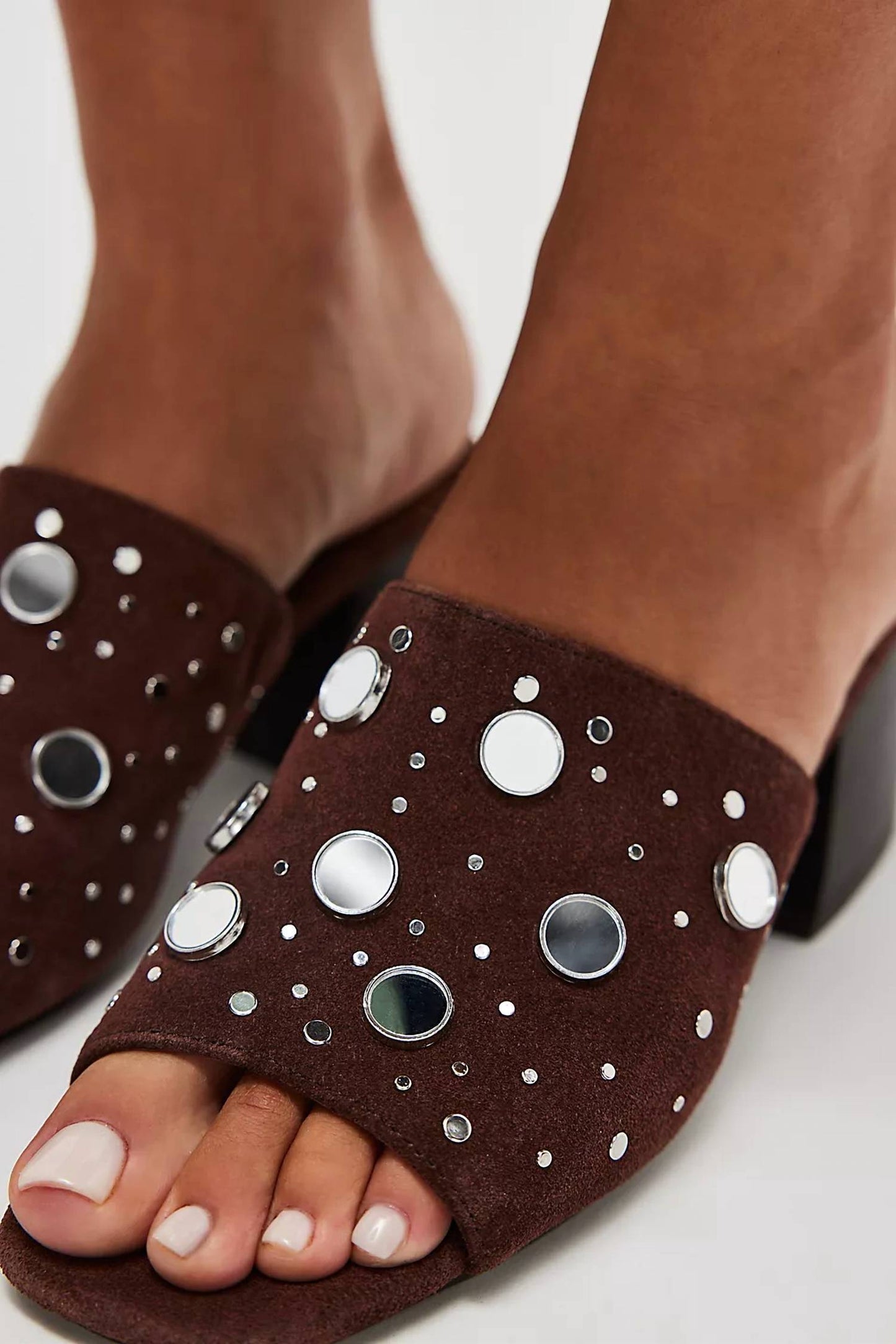 Zapatos destalonados de mujer de gamuza