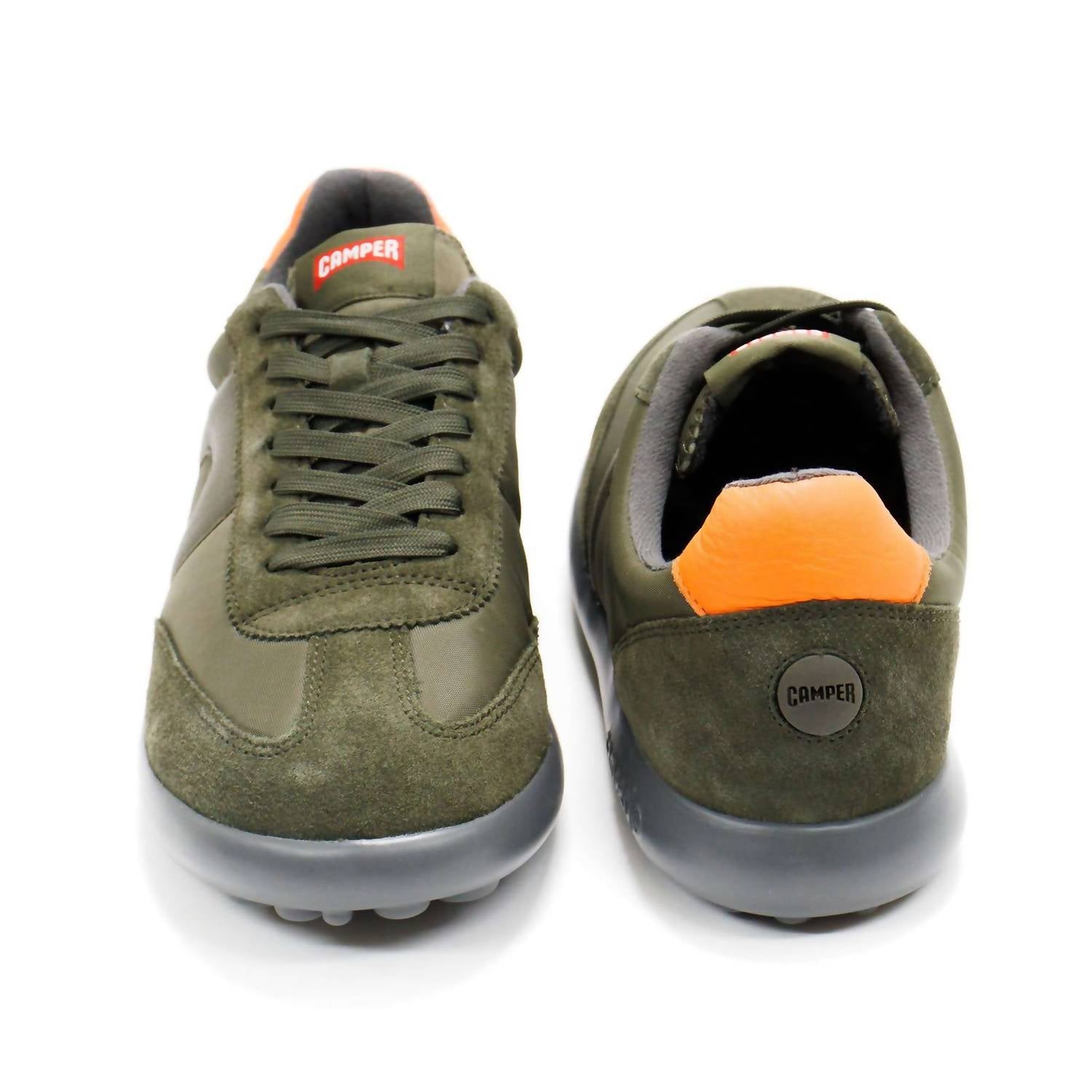 Tenis de hombre color verde