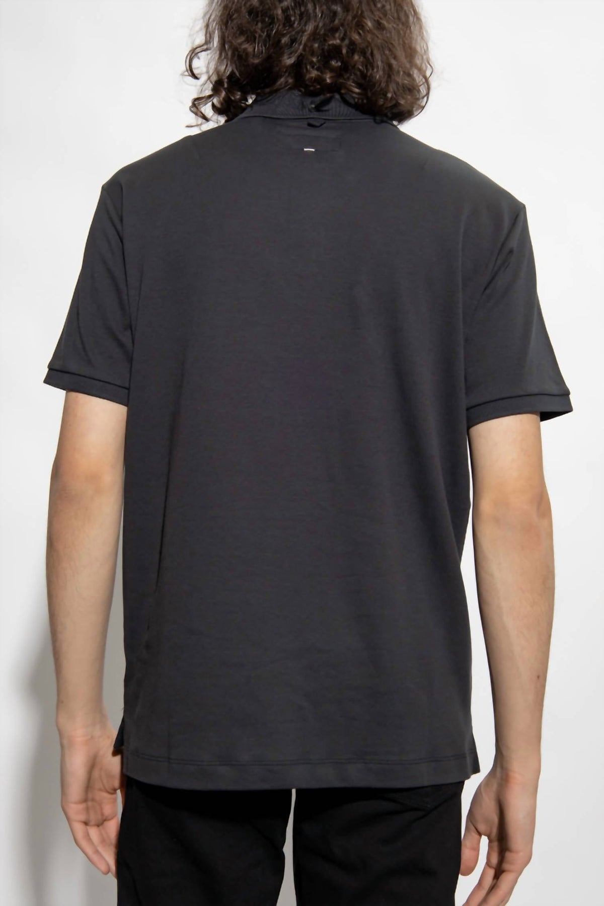 Polo color negro