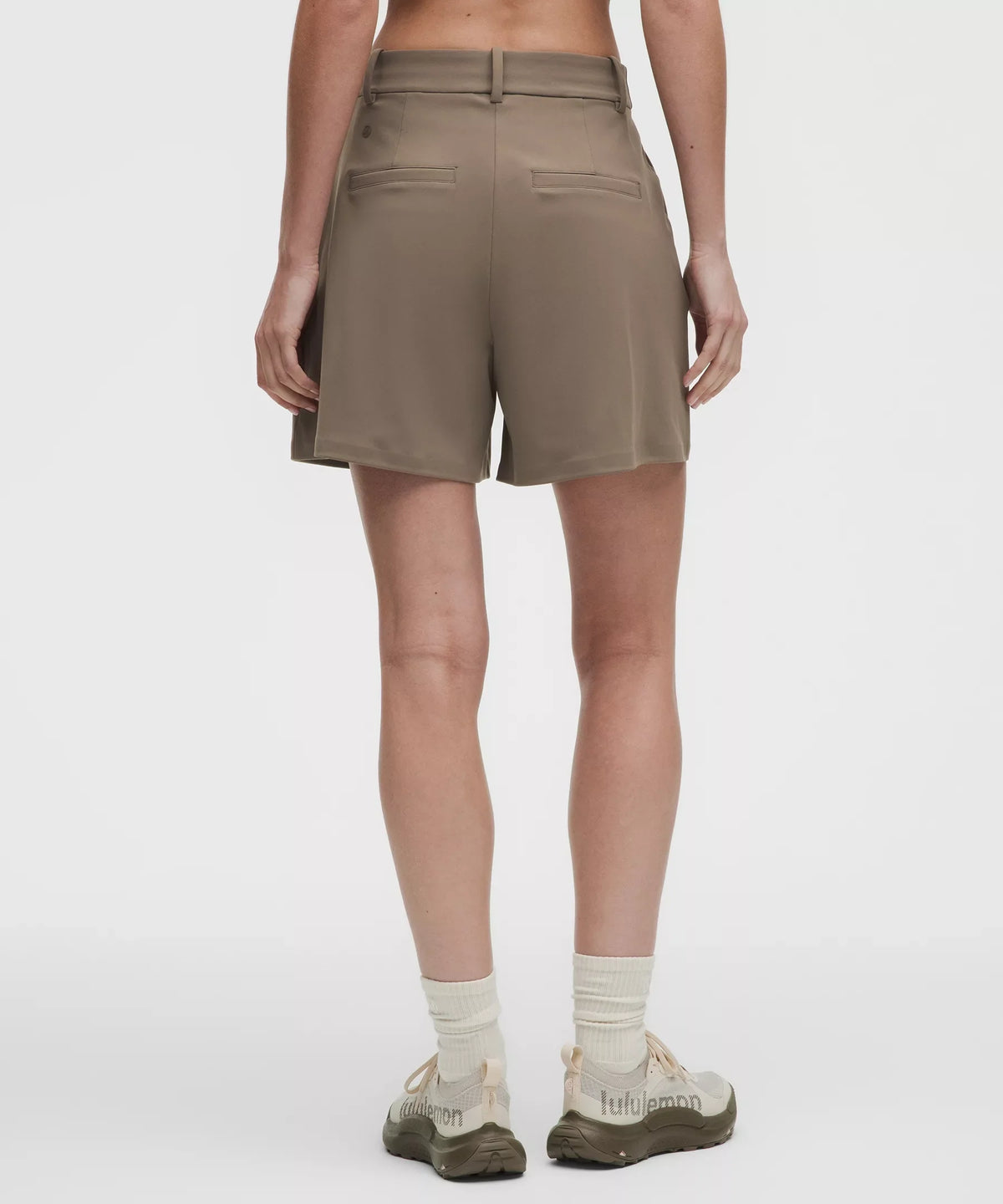 Short de tiro alto con pliegues