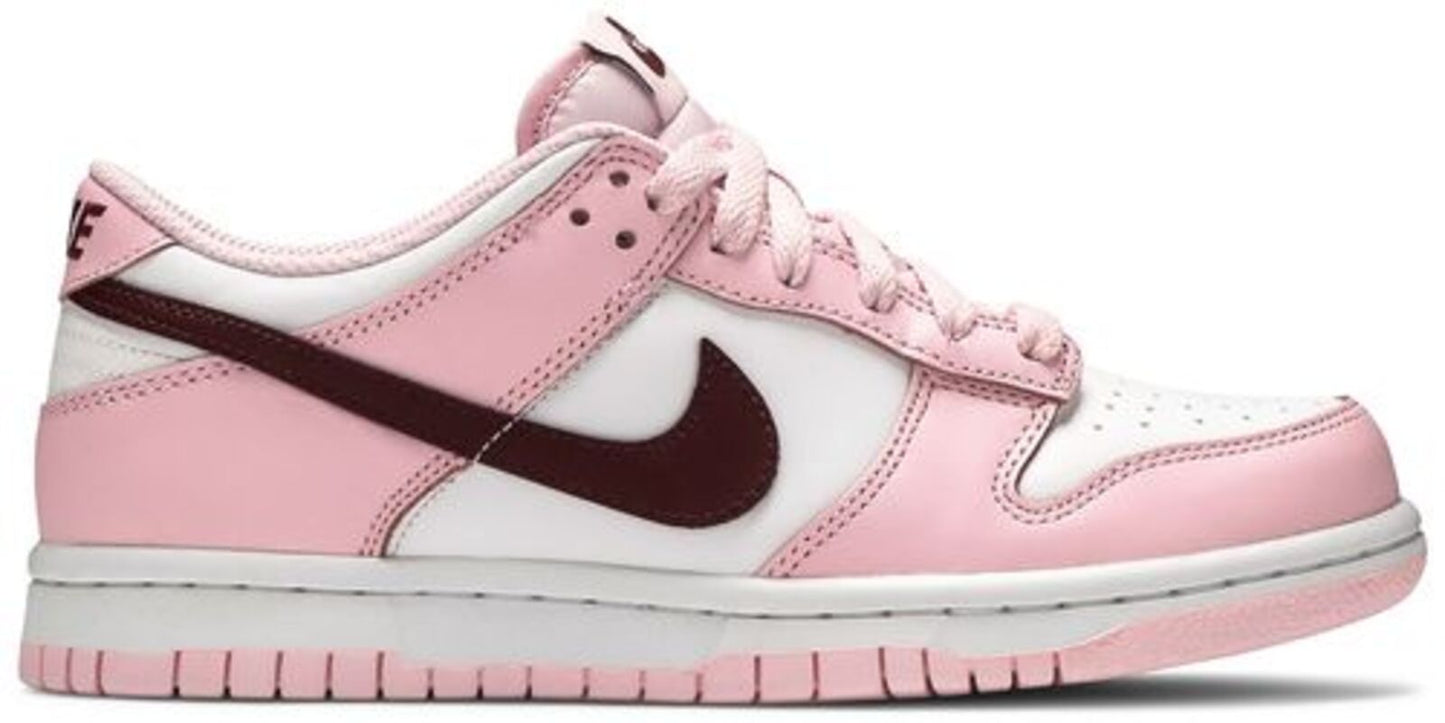 Calzado de mujer color blanco y rosado y rojo
