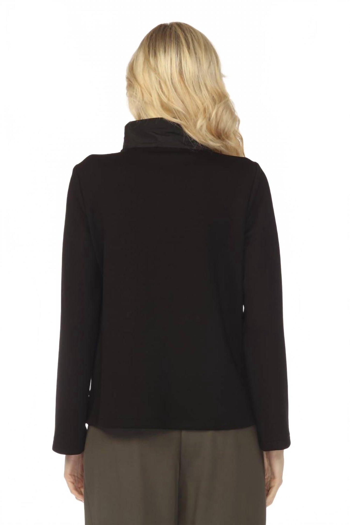 Top de manga larga color negro