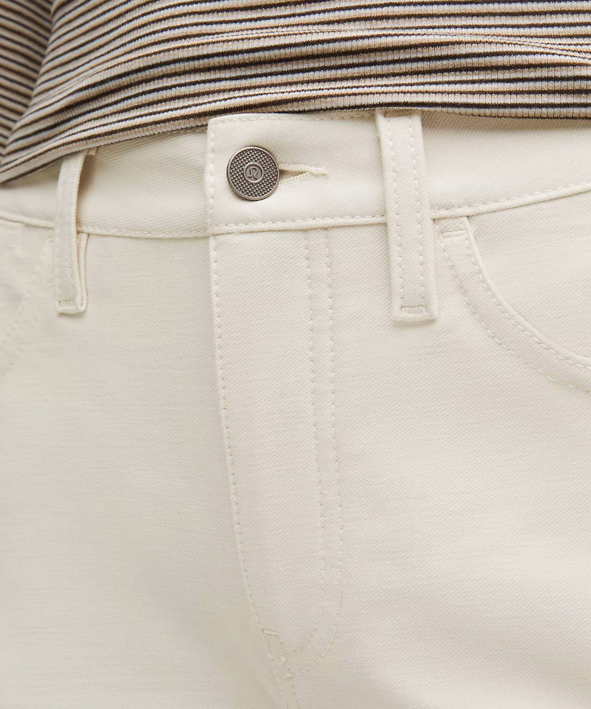Pantalón de tiro medio color marfil